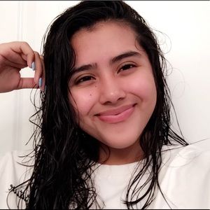 Meet your Posher, Alondra